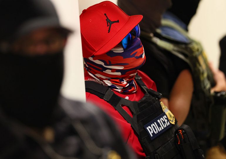 California Bans ICE Agents From Wearing Masks to Conceal Identity