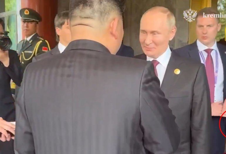 Putin & Kim’s rival henchmen seen in shoving match after clashing over AIR CON as tension between beefy guards revealed
