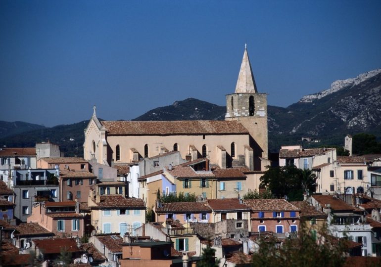 Brit tourist, 37, ‘raped by cop while she was handcuffed in the back of a police car’ as officer charged