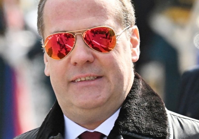 Key Putin ally calls Foreign Secretary Lammy ‘the English idiot’ and warns Russia may seize ‘British Crown valuables’