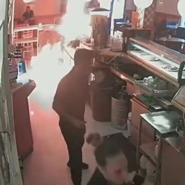 Hellmann’s offers to pay for repair of cafe after customer set it on fire because he couldn’t have mayonnaise