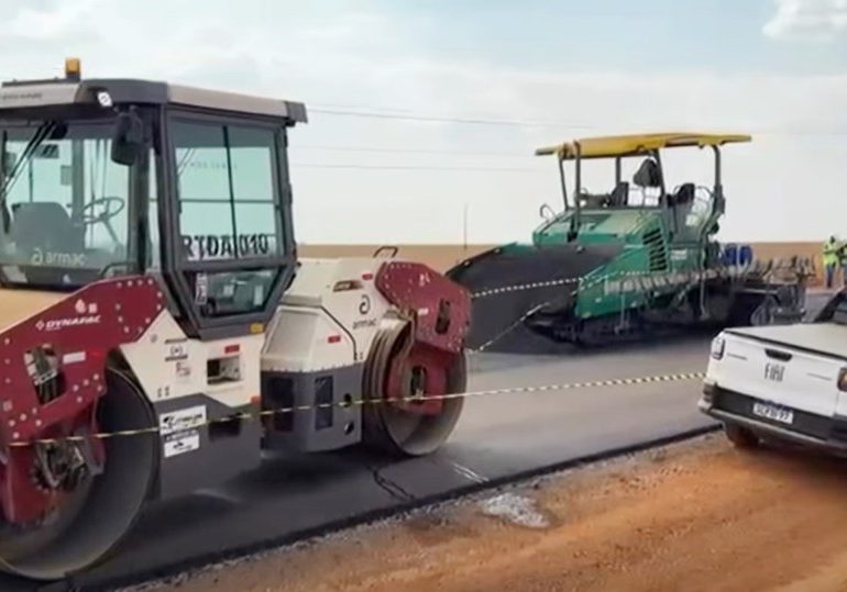 Horror as out-of-control steamroller crushes three construction workers to death while paving motorway in Brazil