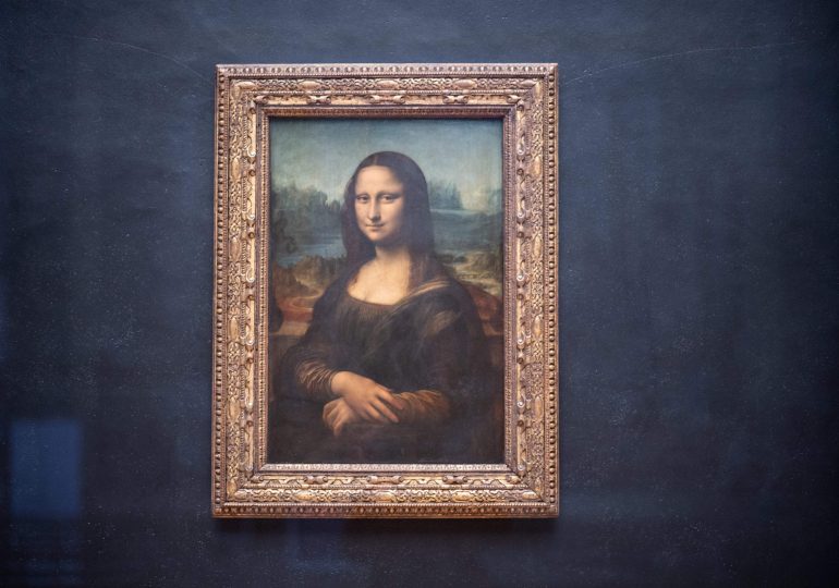 Who owns the Mona Lisa, and how much is the artwork valued at?