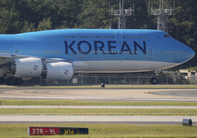 After High-Profile ICE Raid, Trump Reportedly Wants Korean Workers to Stay in U.S.