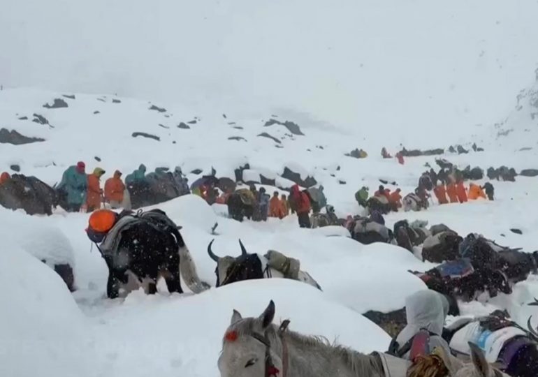 Hundreds of climbers rescued from Mount Everest after massive snowstorm