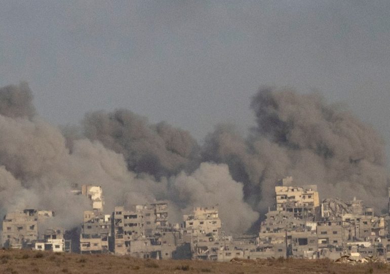 Trump says Hamas faces ‘complete obliteration’ if terror group tries to cling to power as peace deal deadline looms 