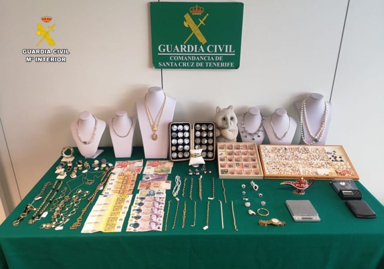 Cops bust gang stealing from suitcases at top Brit hols airport after HUNDREDS of passengers have valuables pinched