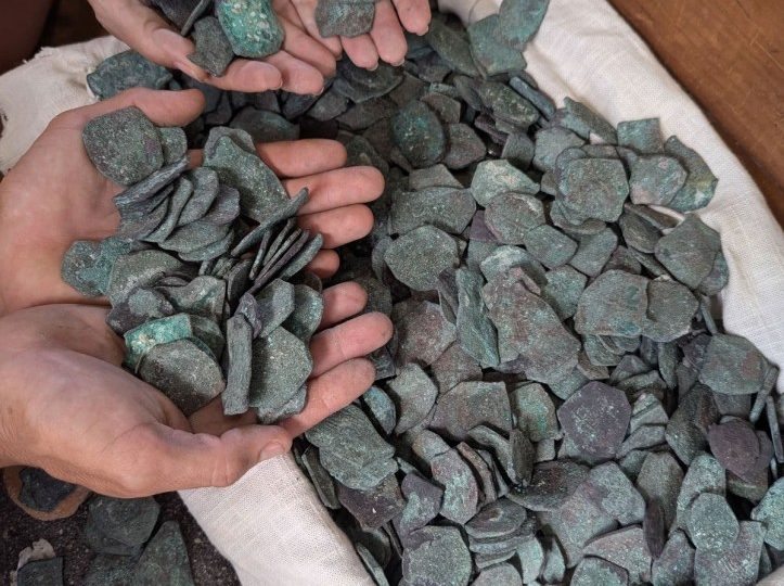 Long lost treasure chest worth $1MILLION that sunk on Spanish galleon 300-years-ago is finally hauled up from depths