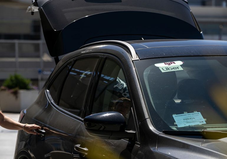 Male Drivers Sue Uber and Lyft For Sex Discrimination Over Women-Only Ride-Hailing Feature