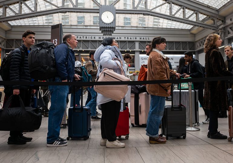 Why a Federal Program Is Encouraging Thanksgiving Flyers to Dress Better and Be Nicer