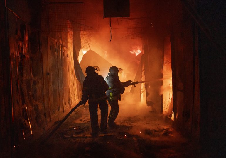 Top Ukrainian officials head to US for peace talks – hours after Russia launched barrage of drones and missiles