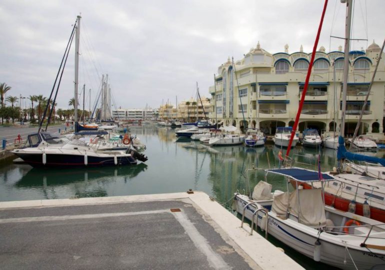 Brit man, 57, found dead in Costa Del Sol marina after passerby spots body in water