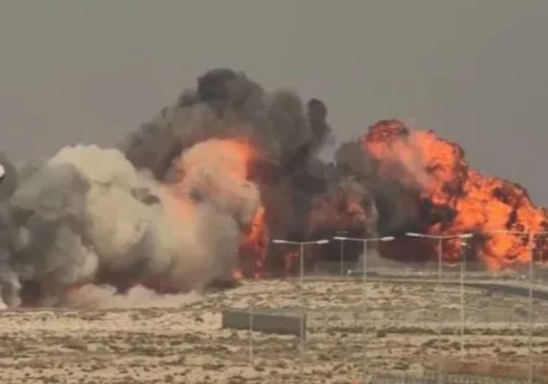 Horror moment £32m fighter jet crashes in fireball in Dubai while performing barrel roll in front of Air Show crowds