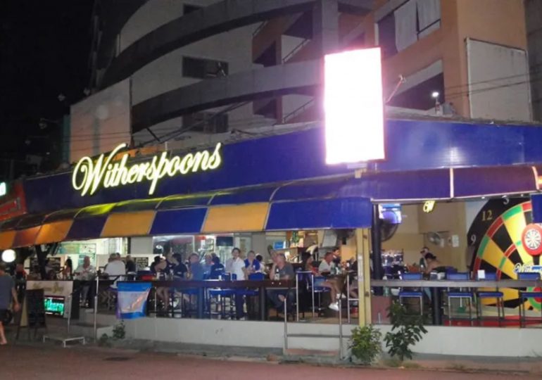 Brit holiday hotspot’s Wetherspoons dupe ‘Witherspoons’ rips off Thursday Curry Club with shockingly cheap tikka masala