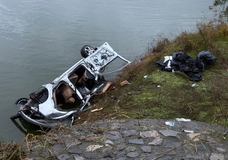 Six illegal immigrants killed in high-speed police chase after car carrying ten people plunges into lake in horror crash