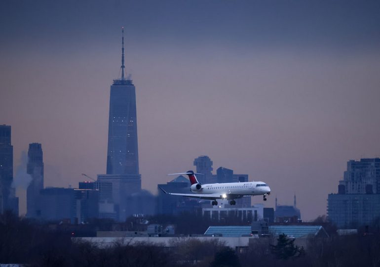 Thousands of Flights Delayed as Winter Storm Sweeps the U.S.
