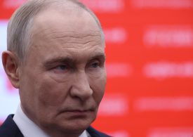 Vlad purges popular social media apps used by billions including Snapchat & FaceTime in major clamp down on freedoms