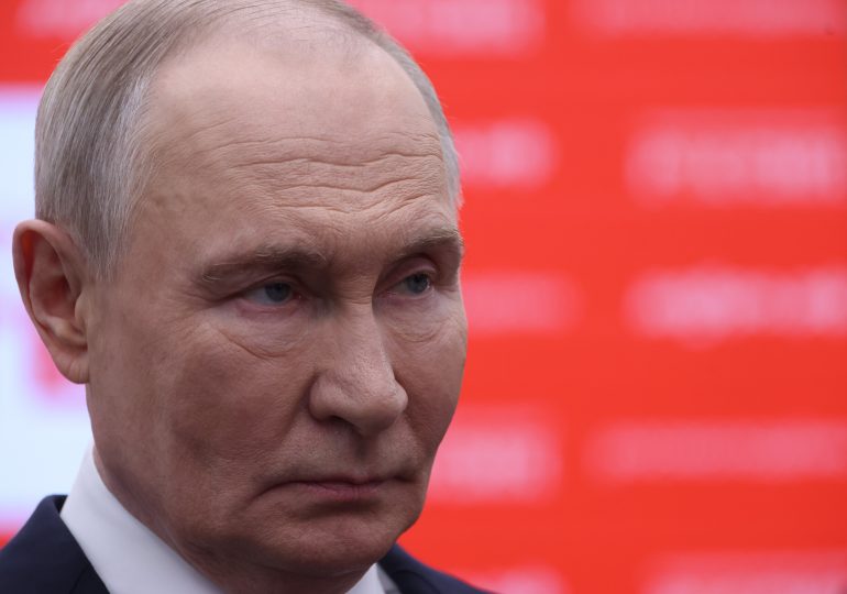 Vlad purges popular social media apps used by billions including Snapchat & FaceTime in major clamp down on freedoms