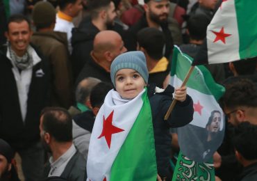 Watch hundreds of thousands blast fireworks & party as they celebrate 1yr since the overthrow of brutal tyrant Assad