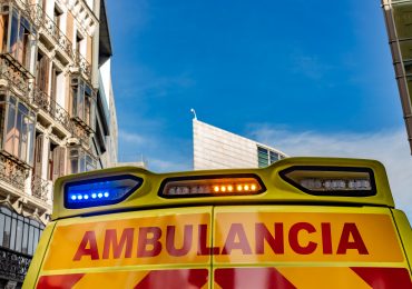 Horror avalanche at top ski resort leaves at least three people dead in Spain