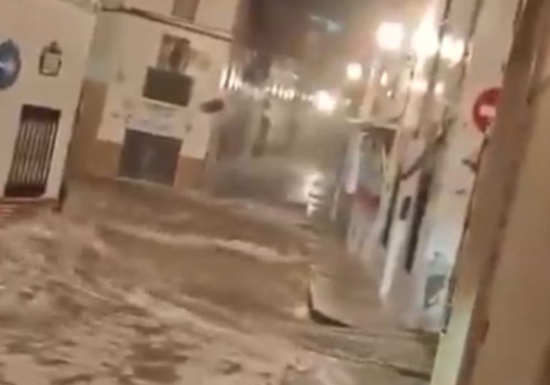 Red alert warning for storm at Spanish holiday hotspot as Costa del Sol hit by floods & hail turning streets into rivers