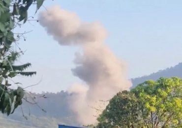 Thailand and Cambodia border clashes reignite with huge airstrikes threatening Trump-backed peace deal as thousands flee