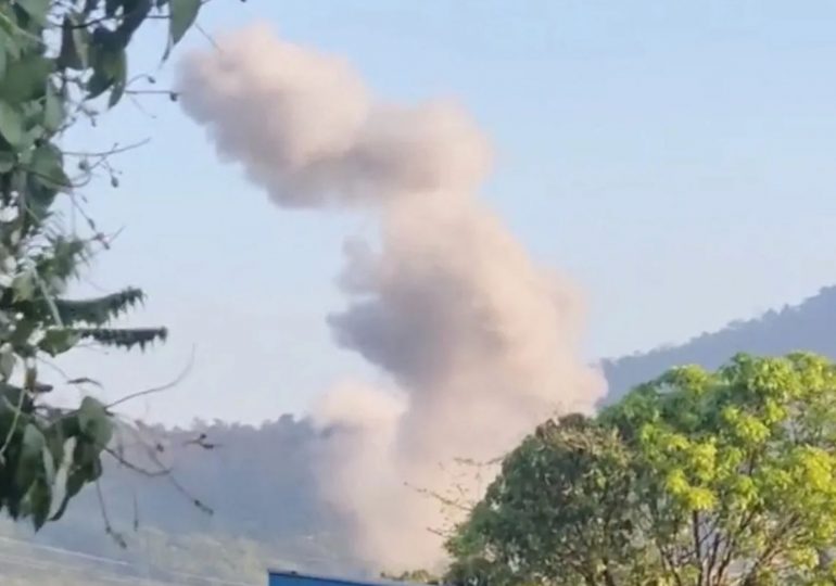 Thailand and Cambodia border clashes reignite with huge airstrikes threatening Trump-backed peace deal as thousands flee