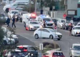 ‘Multiple casualties’ after two gunmen open fire at Bondi Beach in horror shooting as terrified beachgoers flee