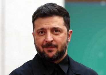 Zelensky makes ANOTHER major concession in pursuit of peace as Trump deadline nears – and Putin keeps up slaughter