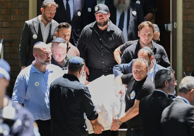 Heartbreaking scene as youngest Bondi victim Matilda, 10, is laid to rest with hundreds paying tribute to ‘sweet girl’