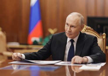 Putin axes fun at New Year – halting fireworks, throttling the internet & imposing booze bans across Russia