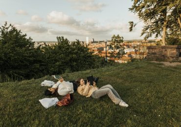 The Benefits of Reading Two Books at Once