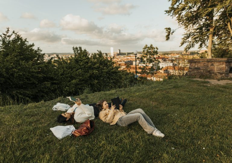 The Benefits of Reading Two Books at Once