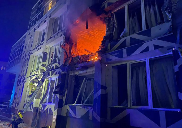 Putin launches more deadly strikes on Ukrainian civilians after Trump REJECTS tyrant’s claim Zelensky tried to kill him