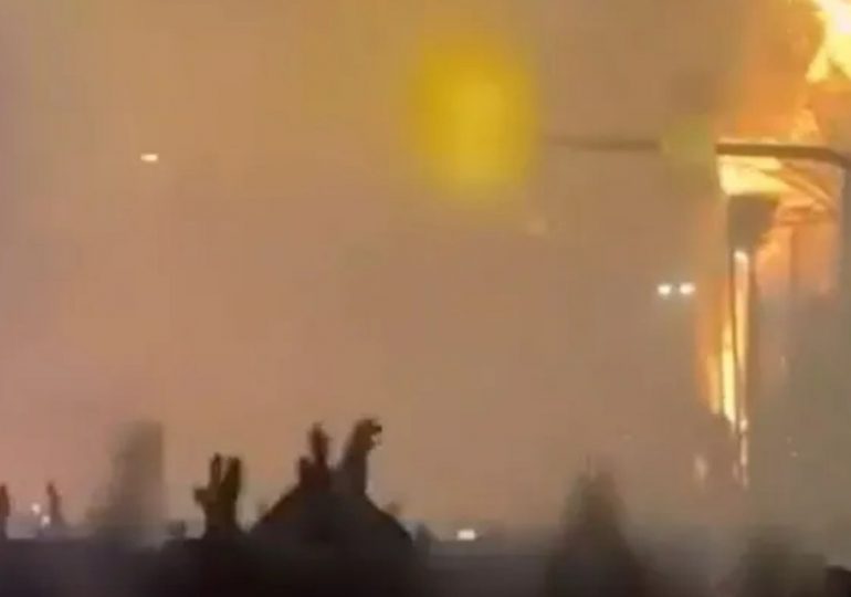 Trump threatens to ‘hit Iran hard’ if Ayatollah kills protestors as large crowds hit Tehran streets & internet gets cut