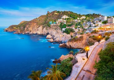 Mexico rocked by 6.5-magnitude earthquake near holiday hotspot with strong tremors & emergency alarms in capital