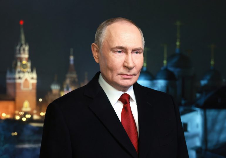 Fears Putin’s ‘invincible’ hypersonic missiles could sink Royal Navy’s ENTIRE fleet in ‘very real threat’ to UK