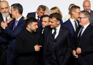 Brit troops will be sent to military hubs in Ukraine after ceasefire, Starmer reveals as security guarantee deal signed