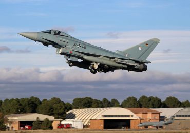 Nato plans for fighter jet dogfights over Greenland as Kremlin issues ‘extraordinary’ statement to oppose Trump takeover