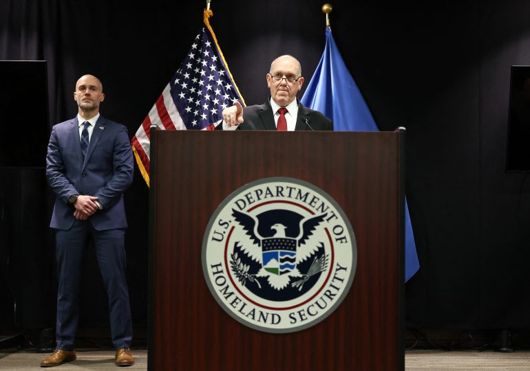 White House Border Czar To Pull 700 Immigration Agents From Minneapolis 