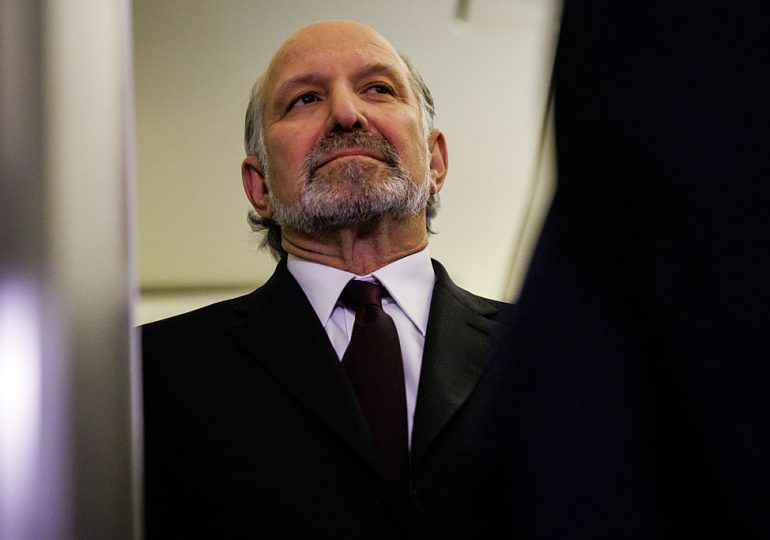 Bipartisan Lawmakers Call for Trump’s Commerce Secretary to Step Down—or Be Ousted—Over Epstein Ties