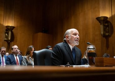 U.S. Commerce Secretary Confirms He Visited Epstein’s Island Years After He Said He’d Cut Ties