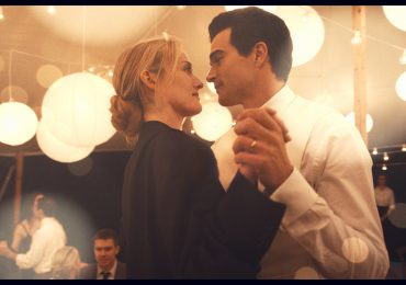 Love Story: JFK Jr. & Carolyn Bessette Is Trying Too Hard to Be The Crown for America