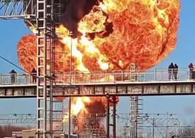 Dramatic moment giant 1,000ft mushroom cloud fireball erupts in Russia after ‘sabotage attack on war train’