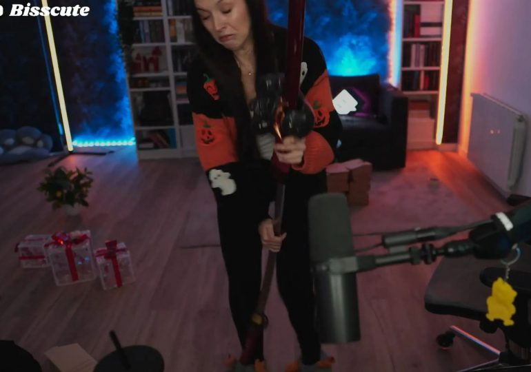 Shocking moment Twitch star tries to catch a KATANA with her bare hands as she slices multiple fingers mid-stream