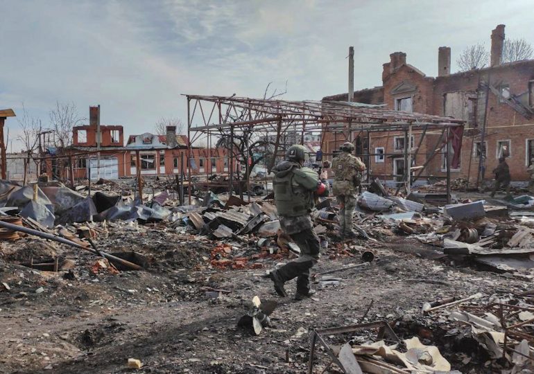 Russian soldiers ‘shoot each other’ on frontline after Elon Musk shuts down Starlink blocking troops’ internet