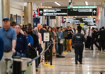 TSA Agents Could Get Paid as Soon as Monday Following Trump Order, DHS Says