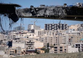 Trump Again Threatens to Bomb Iran's Power Plants if Strait of Hormuz Not Open by Tuesday