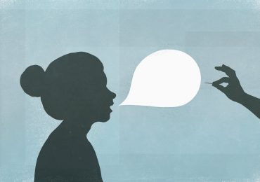 6 Key Signs of an Emotionally Unavailable Partner, According to Therapists